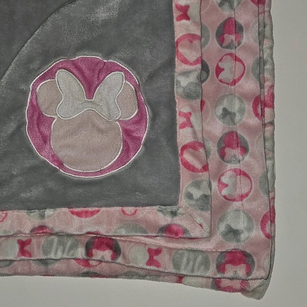 Disney Baby Minnie Mouse Reversible Blanket Gray White Pink Circles Bow Heart